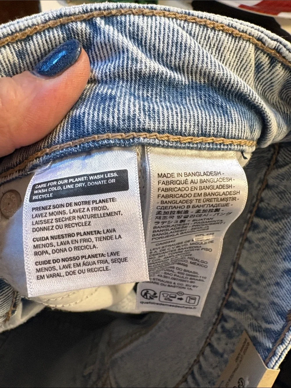 Levis straight leg